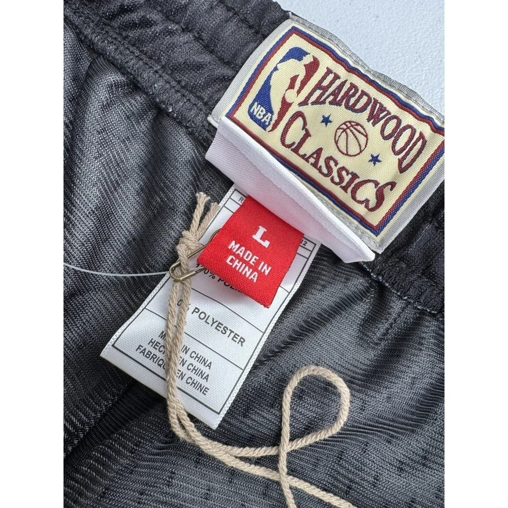 Mitchell & Ness Philadelphia 76ers NBA Destination Leisure Camp Mesh Shorts L
